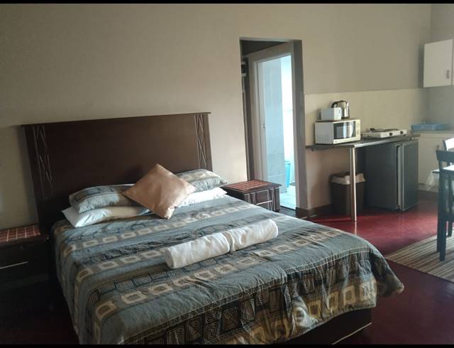 5 BEDROOM HOUSE FOR SALE IN BLUFF